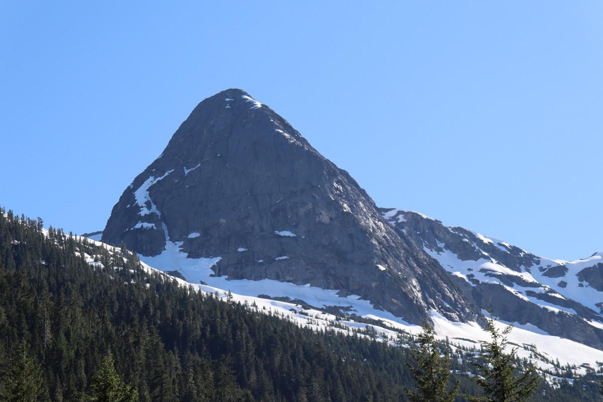 A clearer view of Pyramid Peak.