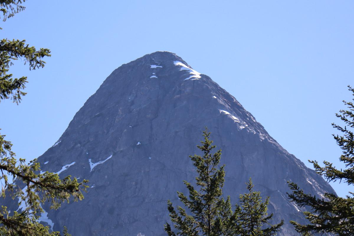 Zoomed in on Pyramid Peak, but still somewhat obscured by the trees.