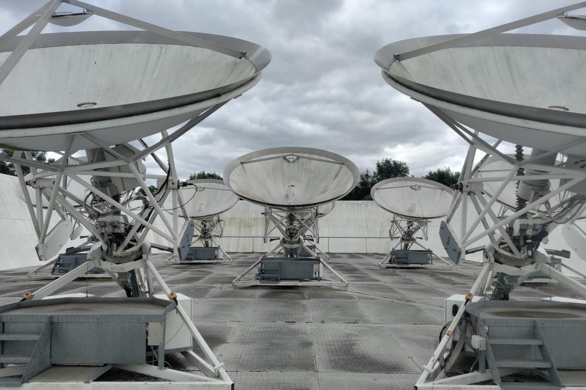 Seven parabolic receivers.